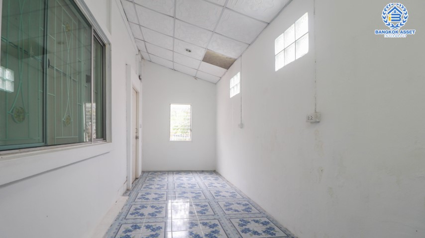 *****ทาวน์เฮ้าส์มือสองย่านปทุมธานี ม.พฤกษาวิลล์16 รังสิต-องครักษ์ #หลังมุม เนื้อที่กว้างขวางถึงเกือบ 30 ตร.ว. ฟังก์ชัน 3 ห้องนอน 2 ห้องน้ำ 2 ที่จอดรถ ต่อเติมพื้นที่หลังคา ห้องครัว และห้องอเนกประสงค์แล้ว ใกล้ฟิวเจอร์พาร์ค รังสิต และทางด่วน "ดอนเมือง-โทลล์เวย์"...